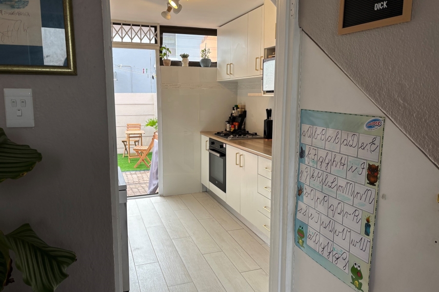 2 Bedroom Property for Sale in Goodwood Estate Western Cape